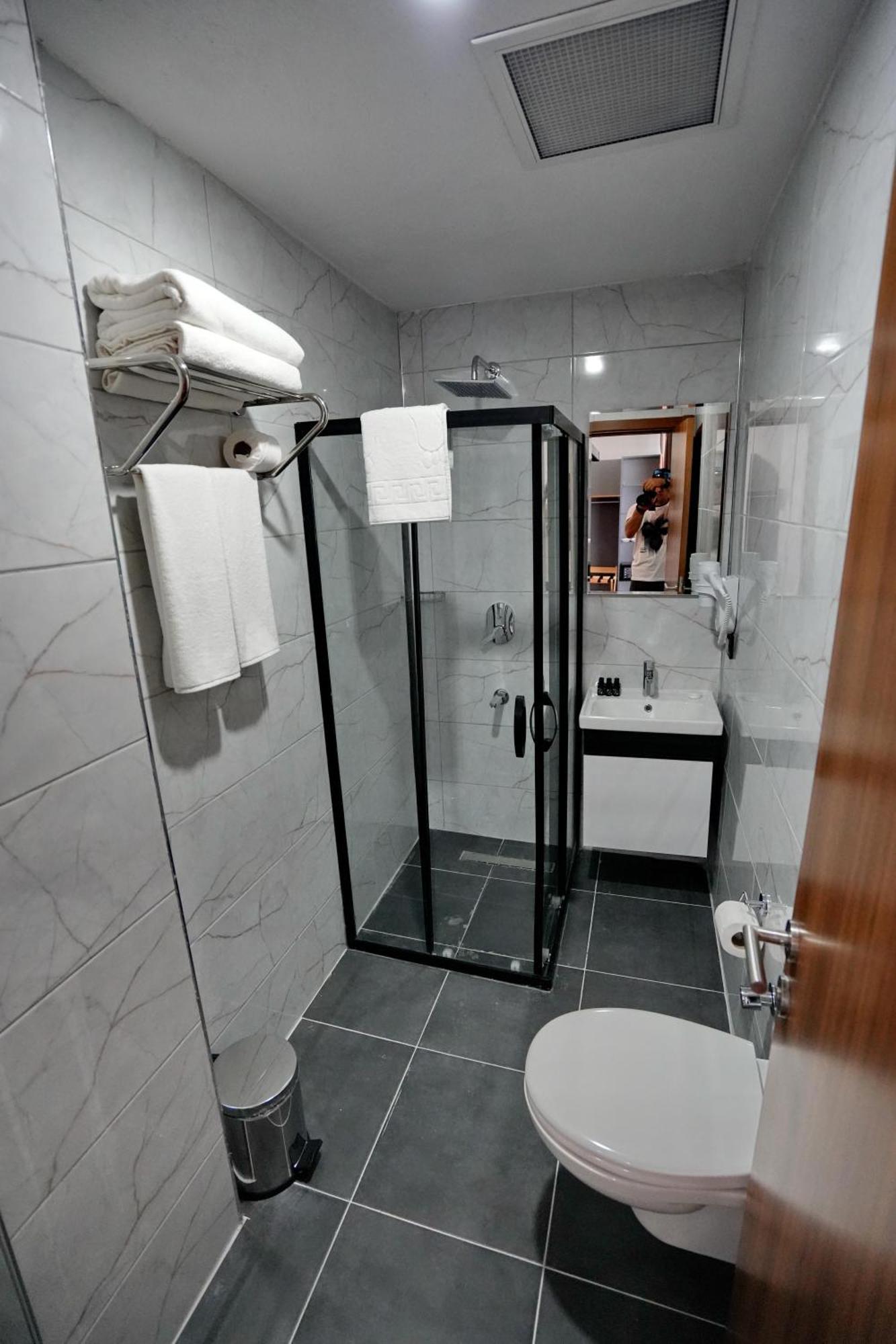 Shelton Airport Hotel Arnavutkoy Exteriör bild