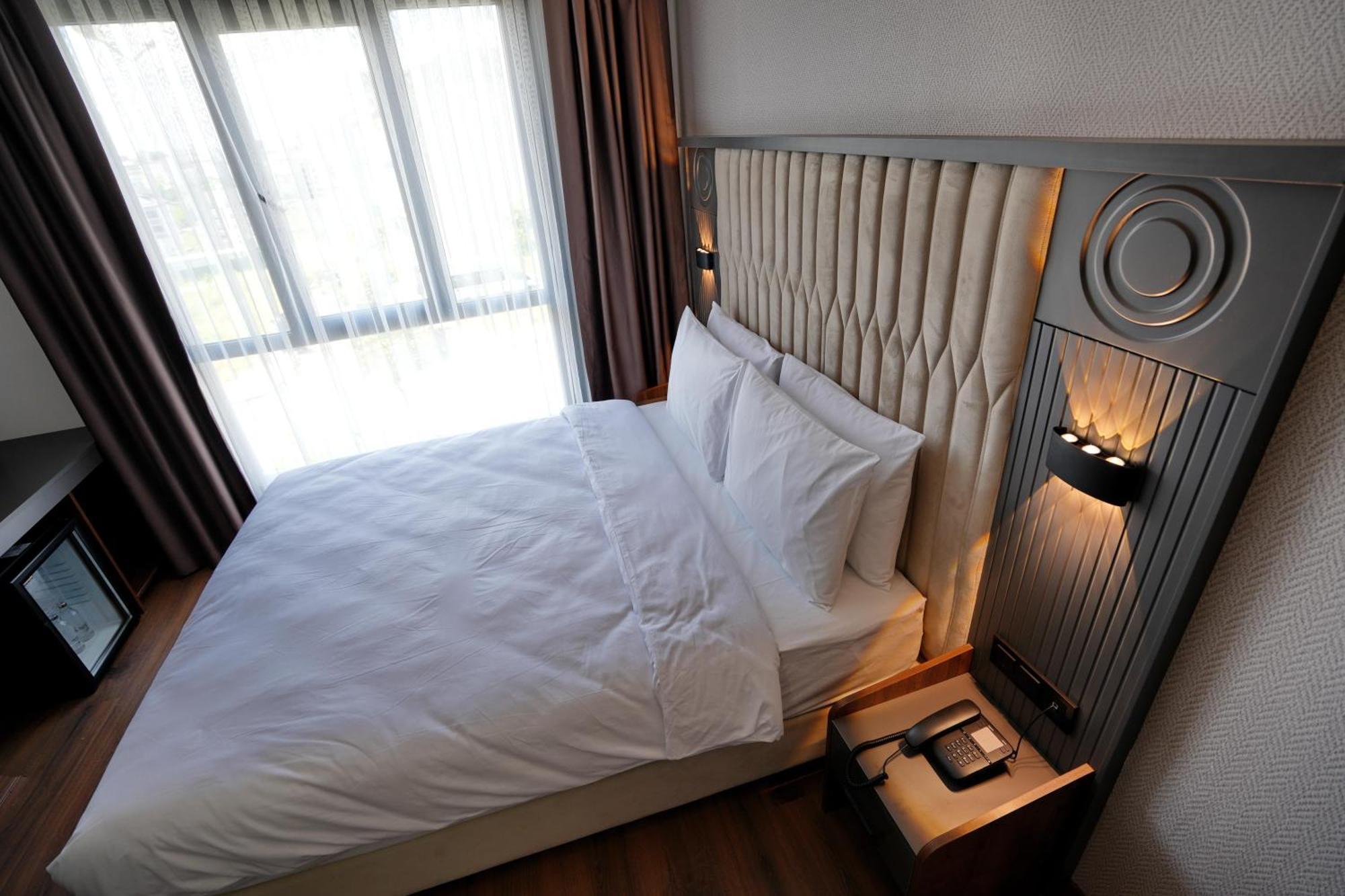 Shelton Airport Hotel Arnavutkoy Exteriör bild